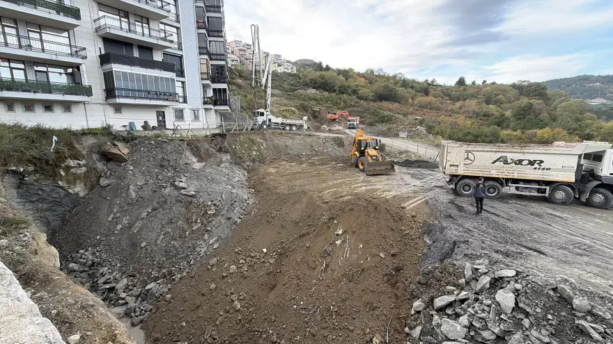 Çöken alan 40 bin metreküp toprakla dolduruluyor 2