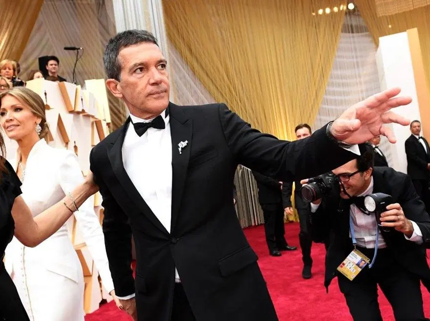 Antonio Banderas corona virüsü yendi 2