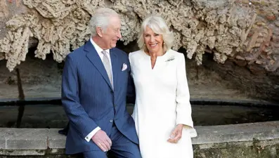 Kral Charles ve Kraliçe Camilla'dan evlilik yıl dönümü pozları