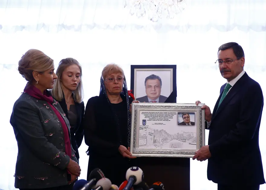 Rus Büyükelçi Karlov'un adı sokağa verildi 2