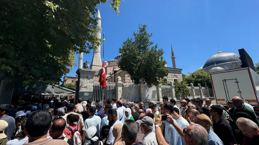 Ayasofya’daHaniye için gıyabi cenaze namazı 3 Ayasofya’daHaniye için gıyabi cenaze namazı 3