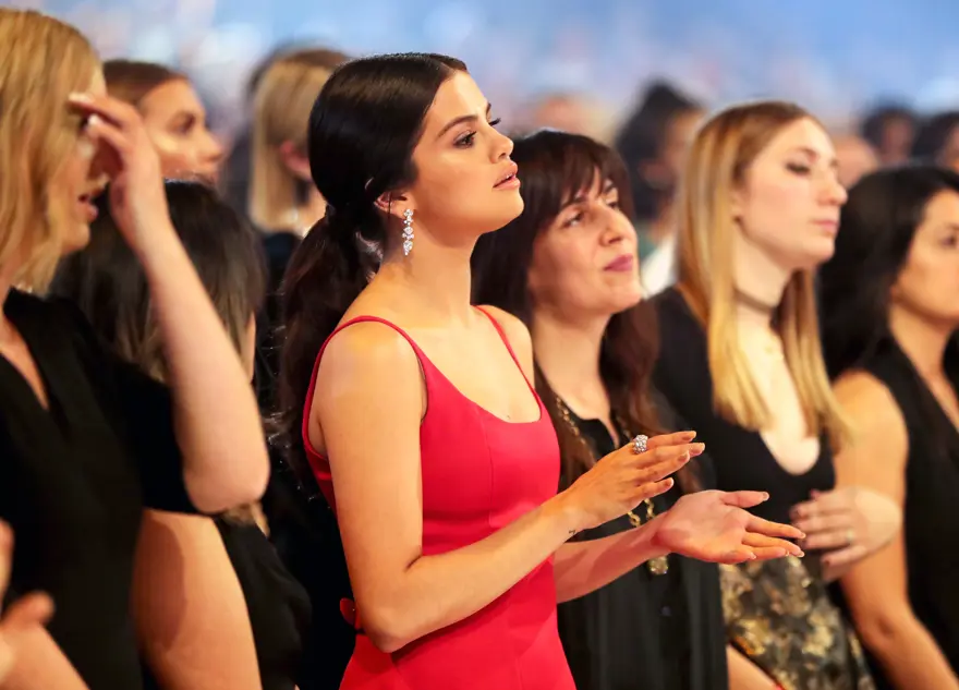 Selena Gomez'den Lupus için bağış 
