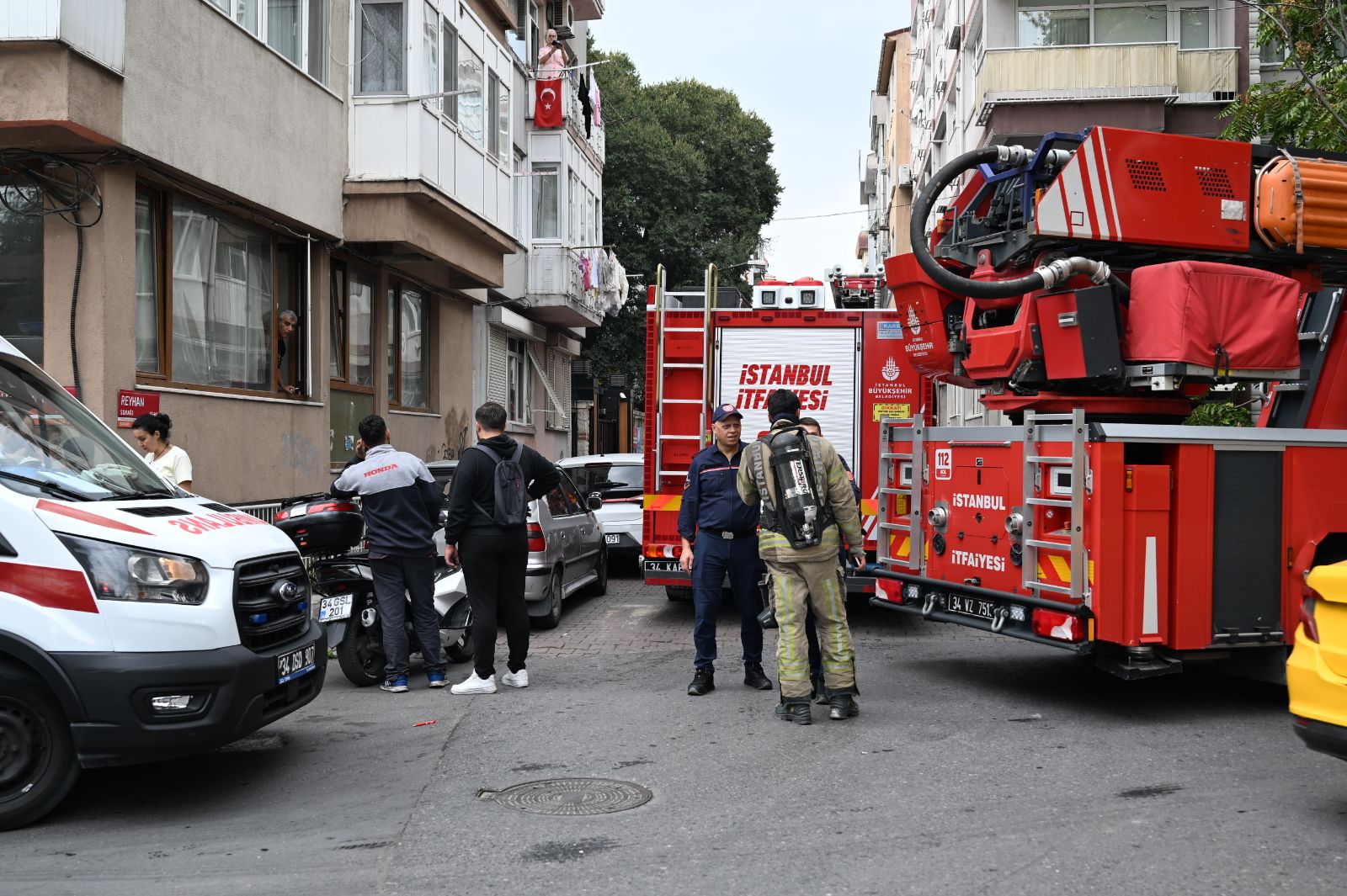 İstanbul Bakırköy'de okul yangını: Öğrenciler tahliye edildi