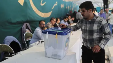 İran'da seçim | Oy sandıklarını taşıyan araca saldırı: 2 kişi öldü