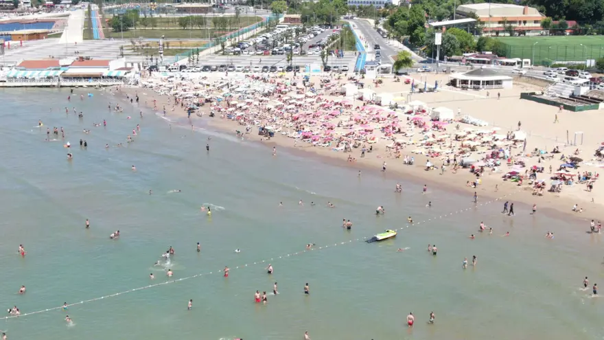 Plajlarda hafta sonu yoğunluğu 12 Plajlarda hafta sonu yoğunluğu 12