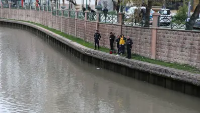Porsuk Çayı&#x27;ndan erkek cesedi çıktı