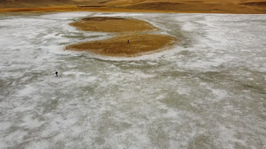 Van'daki Tuz Gölü kuraklık ve aşırı buharlaşma nedeniyle yeniden kurudu 7
