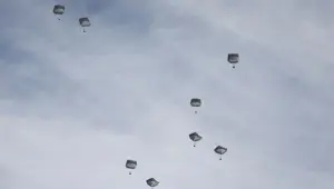 ABD Gazze'ye ilk yardımını havadan indirdi