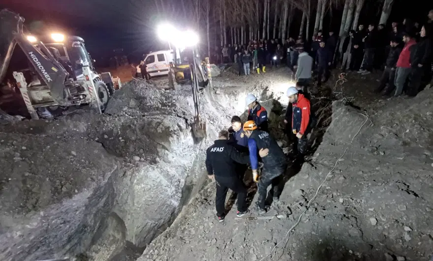 Amasya'da göçük: 2 işçiden acı haber geldi 1