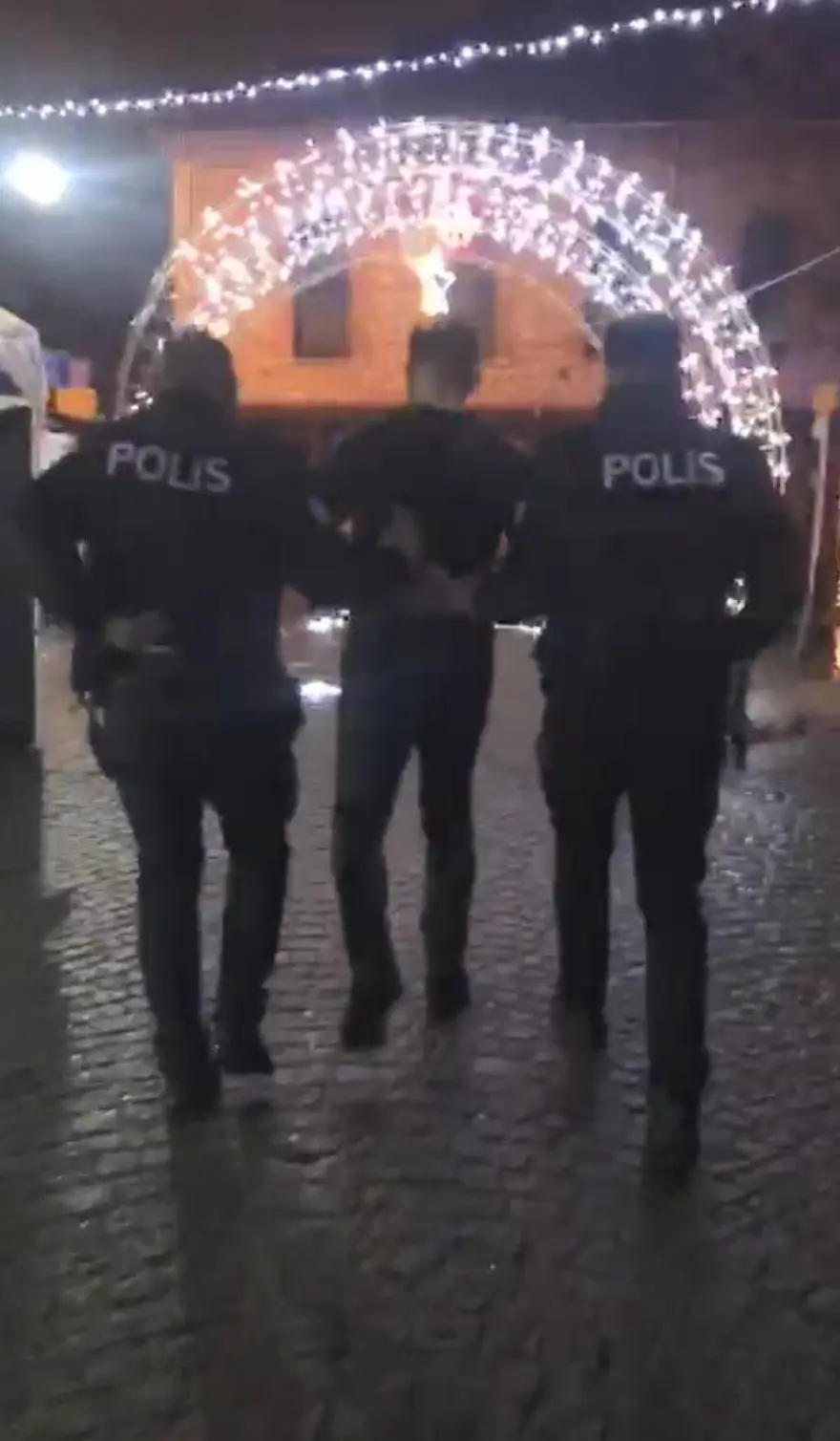 Eskişehir’de belediyenin yeni yıl etkinlik alanına zarar verdi: Şüpheli tutuklandı 5