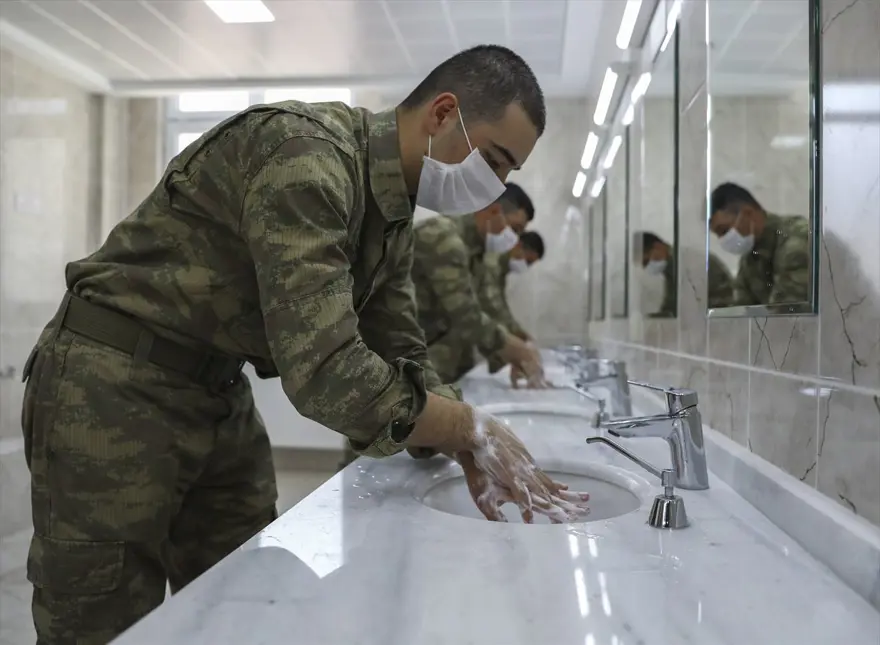 Askeri birliklerde corona virüs önlemleri uygulanıyor 17