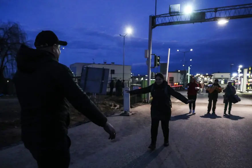 Polonya-Ukrayna sınırı çocuklu aileler haricinde sivillere kapatıldı 3 Polonya-Ukrayna sınırı çocuklu aileler haricinde sivillere kapatıldı 3