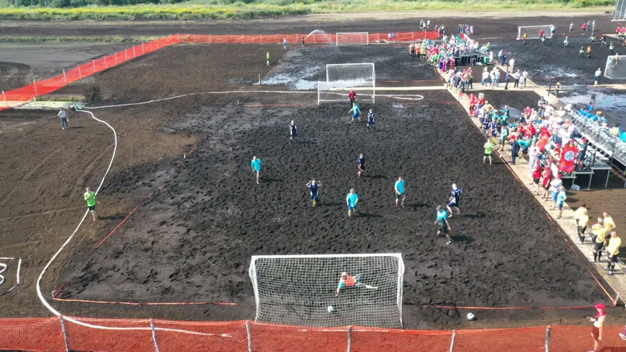 Beyaz Rusya'da bataklık futbol turnuvası 