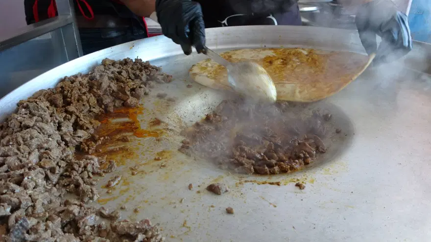 İlçenin tek kadın tantuni ustası: Azmiyle, cesaretiyle takdir topluyor İlçenin tek kadın tantuni ustası: Azmiyle, cesaretiyle takdir topluyor