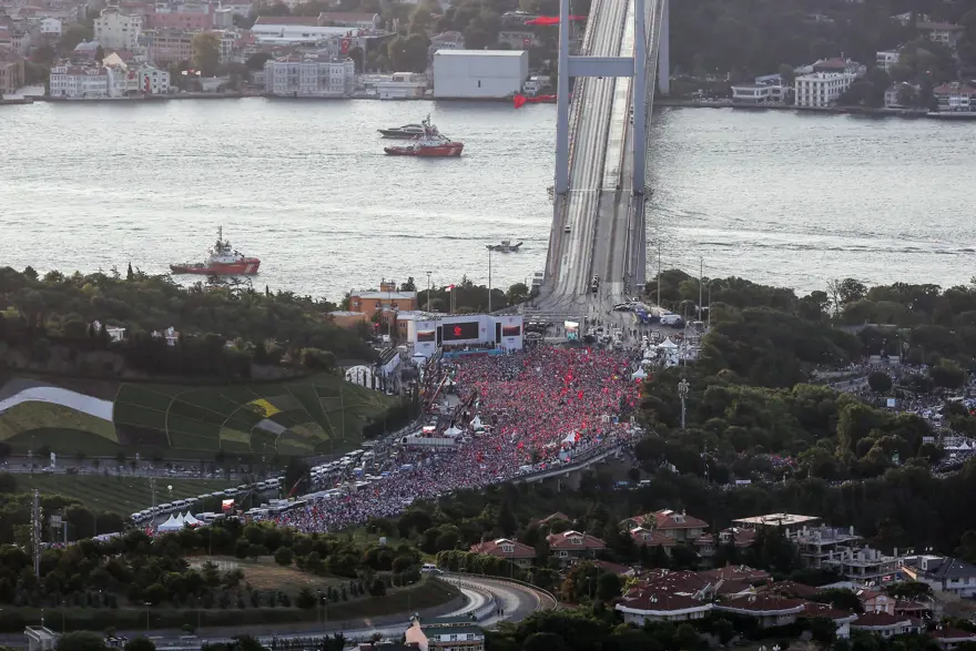 Köprüde Milli Birlik Yürüyüşü 1 Köprüde Milli Birlik Yürüyüşü 1