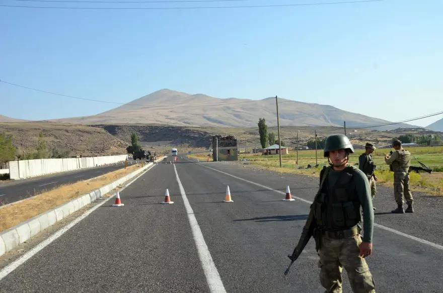 Iğdır - Doğubayazıt karayolu açıldı Iğdır - Doğubayazıt karayolu açıldı