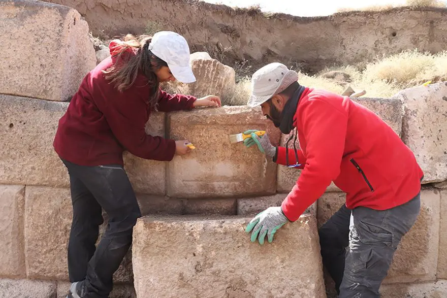 "BÖLGENIN TARİHİNE IŞIK TUTACAK BULGULARA RASTLADIK" 3