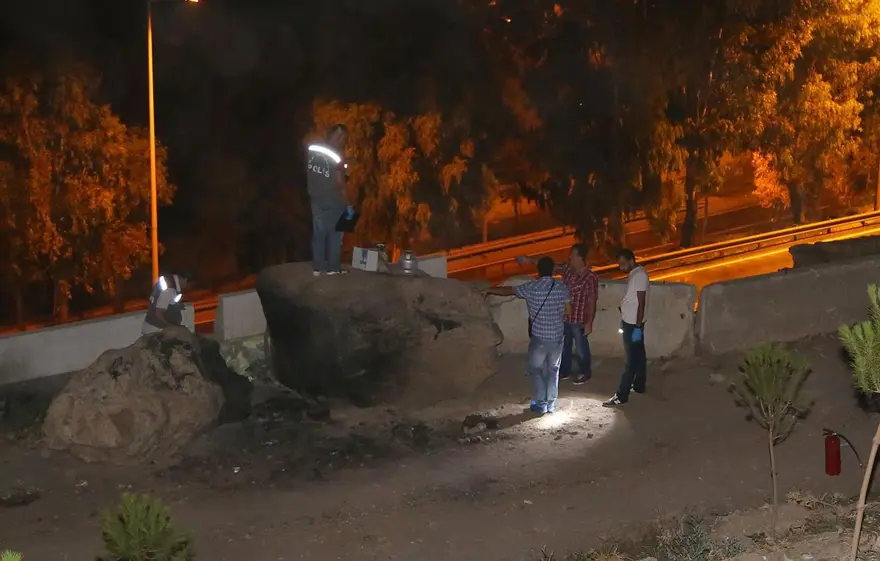 İzmir'de patlatılmak üzere bırakılan tüpler imha edildi 3