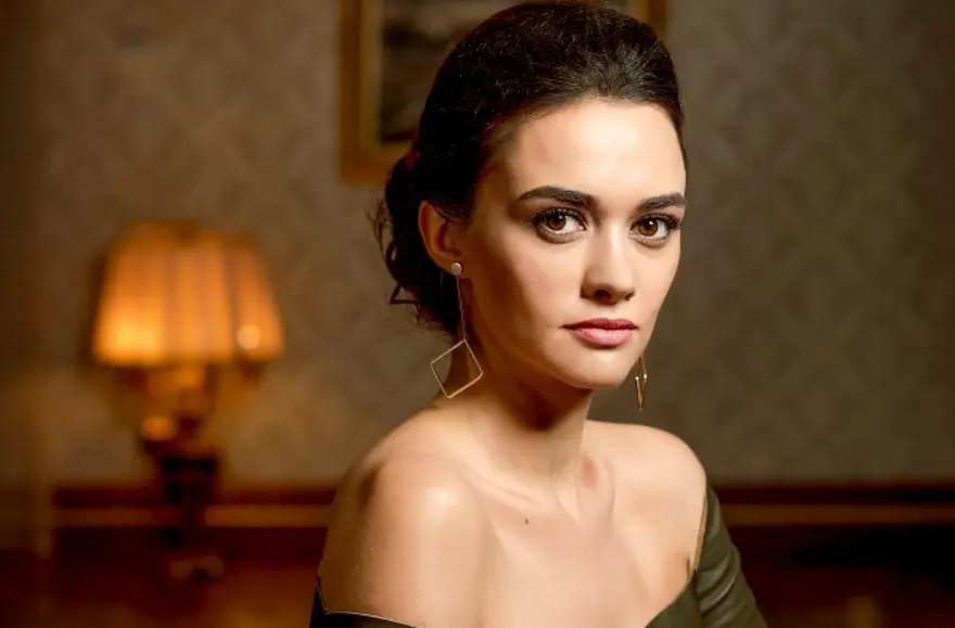 Hande Soral ‘İsimsizler’ dizisi kadrosunda 1 Hande Soral ‘İsimsizler’ dizisi kadrosunda 1