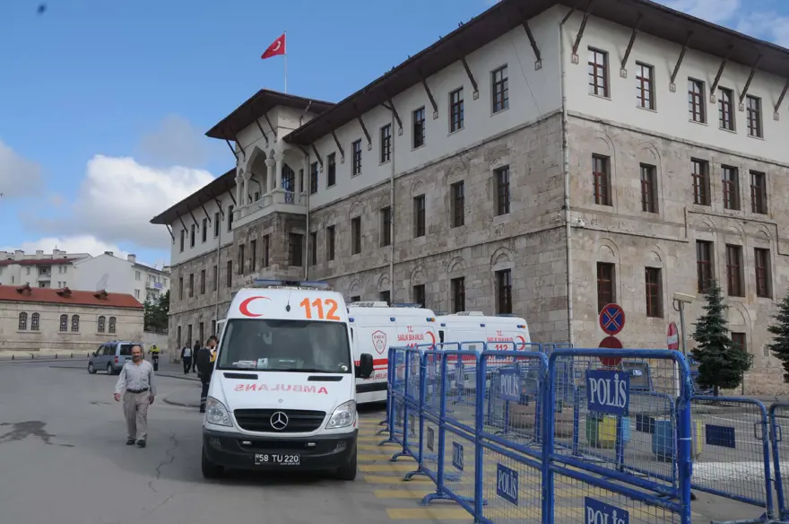 Sivas katliamında ölen 35 kişi için anma 12