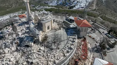 Depremde Hazreti Ukkaşe Türbesi yıkıldı