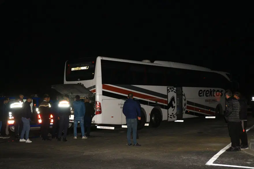 Tokat’ta 33 kişinin bulunduğu yolcu otobüsüne ateş açıldı 5