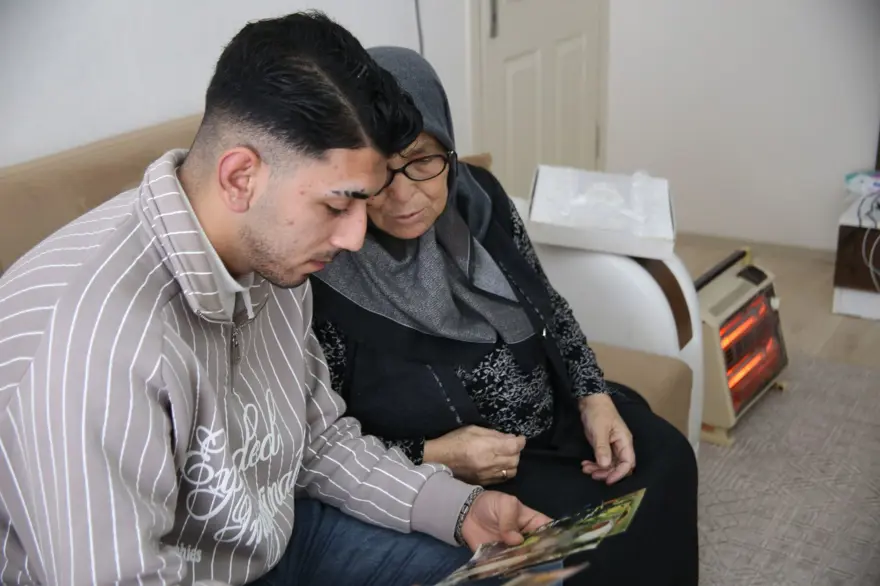 İki bileziğe 3 günlük bebeklerini evlatlık verdiler 1