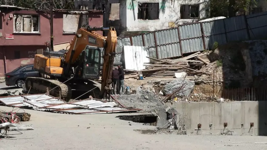 İstanbul'da bir çökme daha: Gaziosmanpaşa'da iki bina tahliye edildi 1