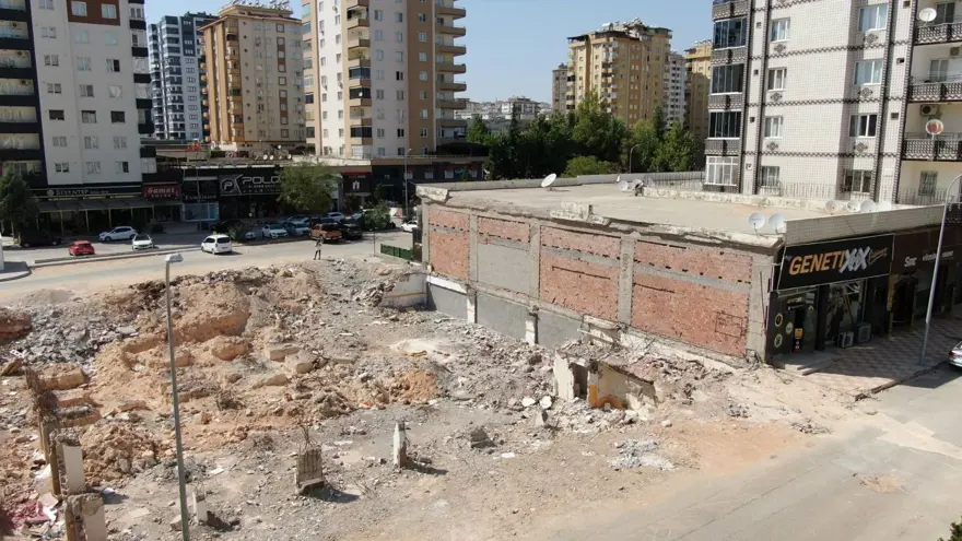 49 kişiye mezar olan apartmanda kolonun hiç yapılmadığı ortaya çıktı 49 kişiye mezar olan apartmanda kolonun hiç yapılmadığı ortaya çıktı