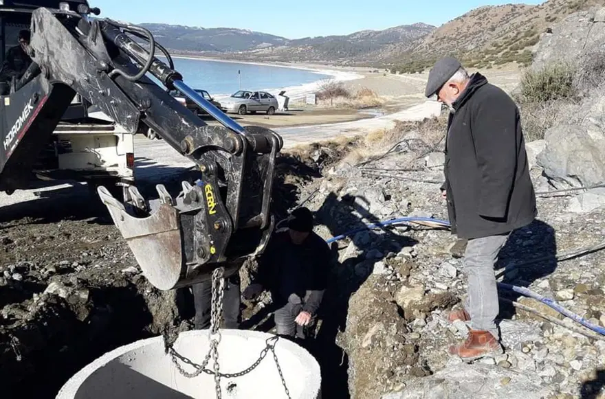 Salda Gölü kumsalına açılan su kuyusuna tepki 3