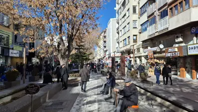 Eskişehir'de güneşli havanın tadını çıkardılar
