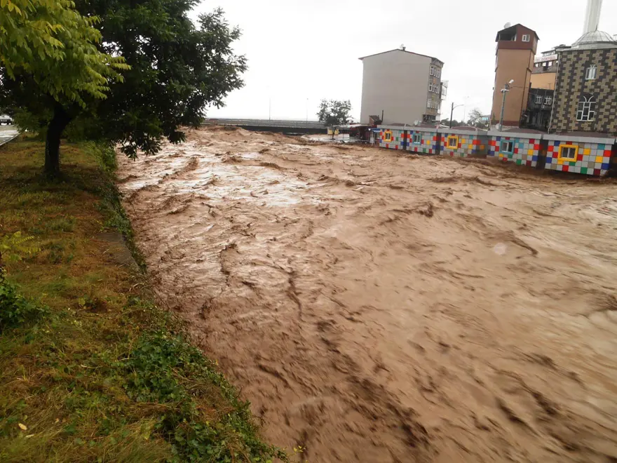 Artvin'de sel faciası: 7 kişi hayatını kaybetti 26