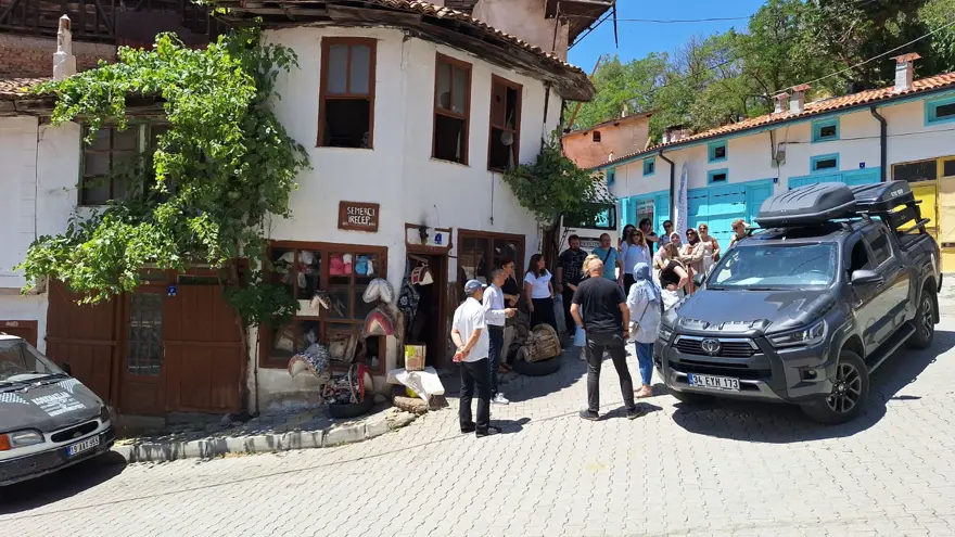 Teknolojiye meydan okuyor: Zamana yenik düşen baba mesleğini yaşatıyor 1