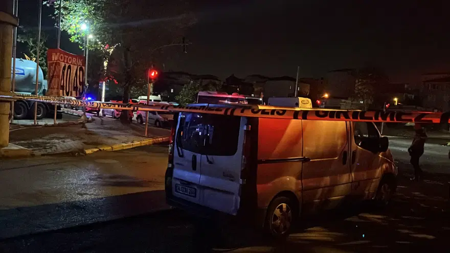 Gebze’de olaylı gece: Kavgayı ayırmak isteyen 4 kişibıçaklandı 2 Gebze’de olaylı gece: Kavgayı ayırmak isteyen 4 kişibıçaklandı 2