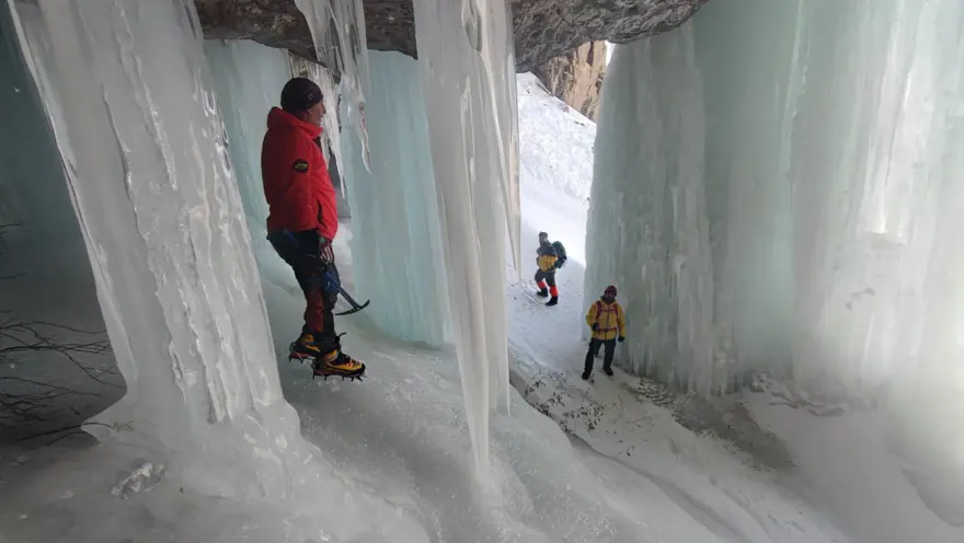Vanlı dağcılar Erek Dağı'ndaki buzul mağaralarına tırmandı 1