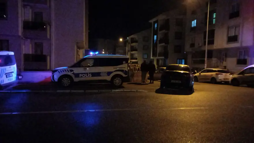 Balıkesir’de 4 saat süren rehinekrizi: Rehin aldığı kadına bıçakla saldırdı, polis etkisiz hale getirdi 4