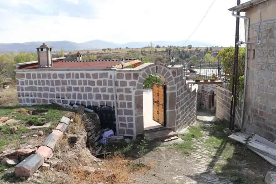 Evin altından 2 bin yıllık şehir çıktı 1 Evin altından 2 bin yıllık şehir çıktı 1