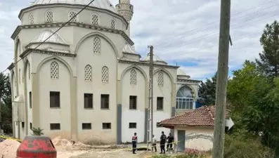 Amasya'da feci olay: Caminin kubbesinden düşerek öldü