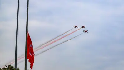 TürkYıldızları’ndan Antalya’da Ata’ya saygı uçuşu