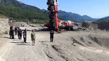 Devrilen vincin altında kalan operatör öldü