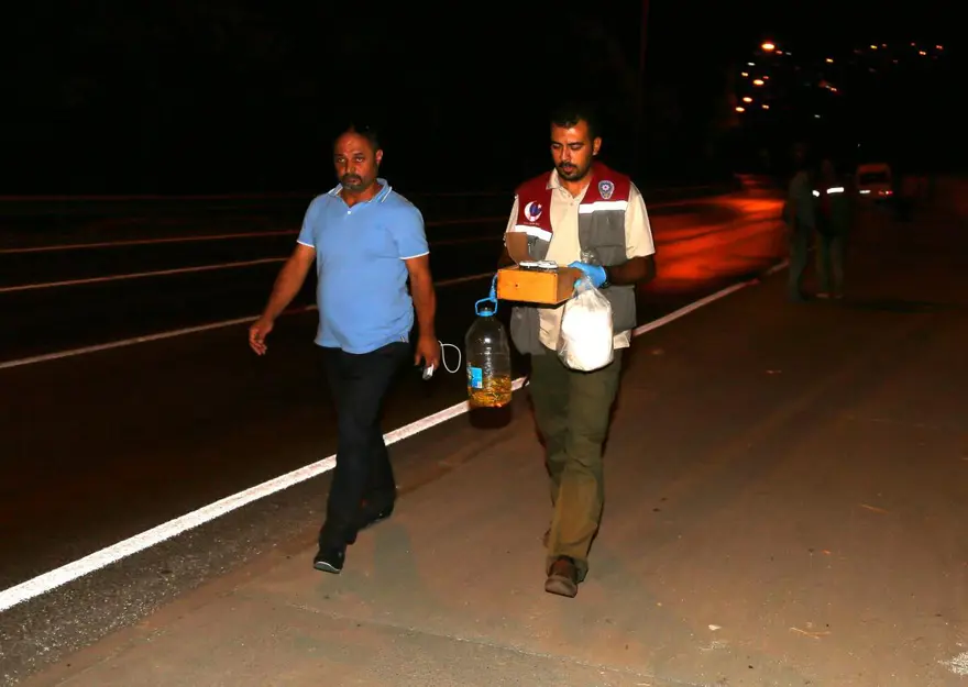 İzmir'de patlatılmak üzere bırakılan tüpler imha edildi 4