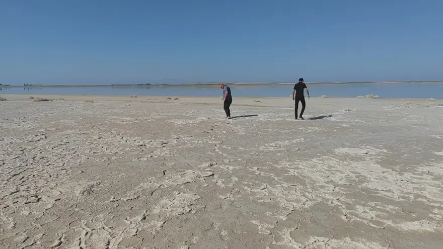 Düzensiz sulama Arin Gölü'nü yok ediyor Düzensiz sulama Arin Gölü'nü yok ediyor