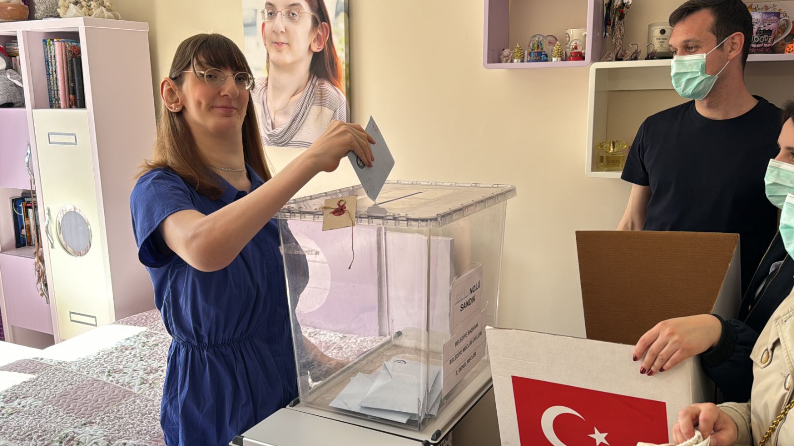 “Dünyanın en uzun boylu kadını” oyunu kullandı
