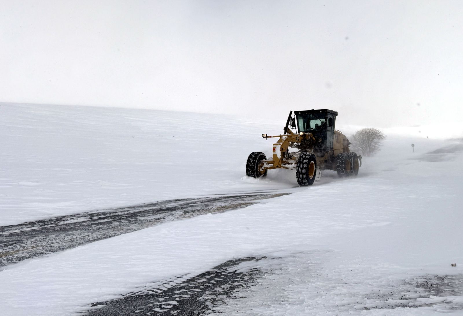 Ardahan-Şavşat kara yolu ulaşıma açıldı