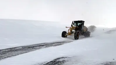 Ardahan-Şavşat kara yolu ulaşıma açıldı