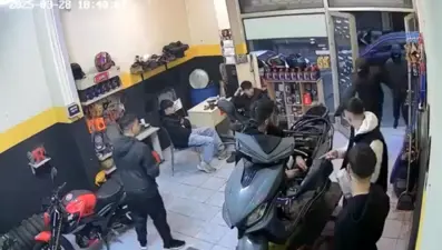 Beyoğlu’nda maskeli saldırganlar dehşet saçtı!