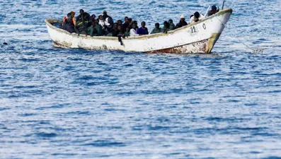 Midilli açıklarında mülteci teknesi battı: 4 ölü