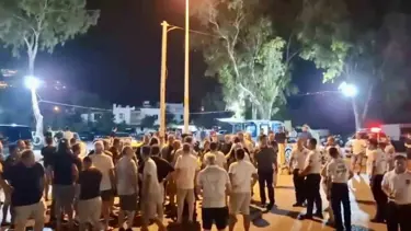 Bodrum'da olaylı gece: Taksiciler yolu kapattı