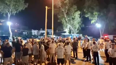Bodrum'da olaylı gece: Taksiciler yolu kapattı