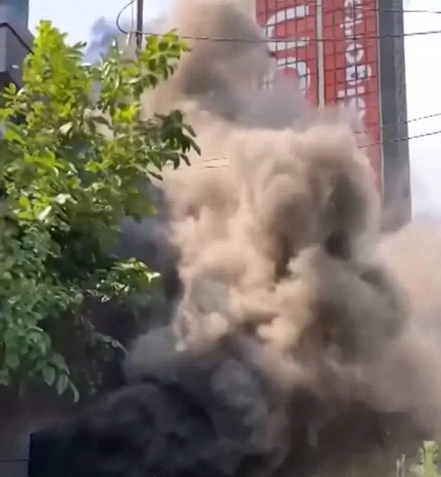 Şişli’de plazada yangın paniği 1 Şişli’de plazada yangın paniği 1